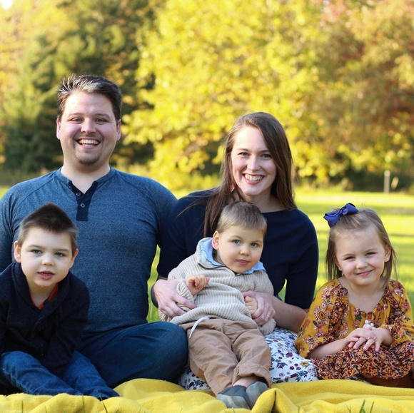 Meet your Posher, Meghan - Picture 2 of 2